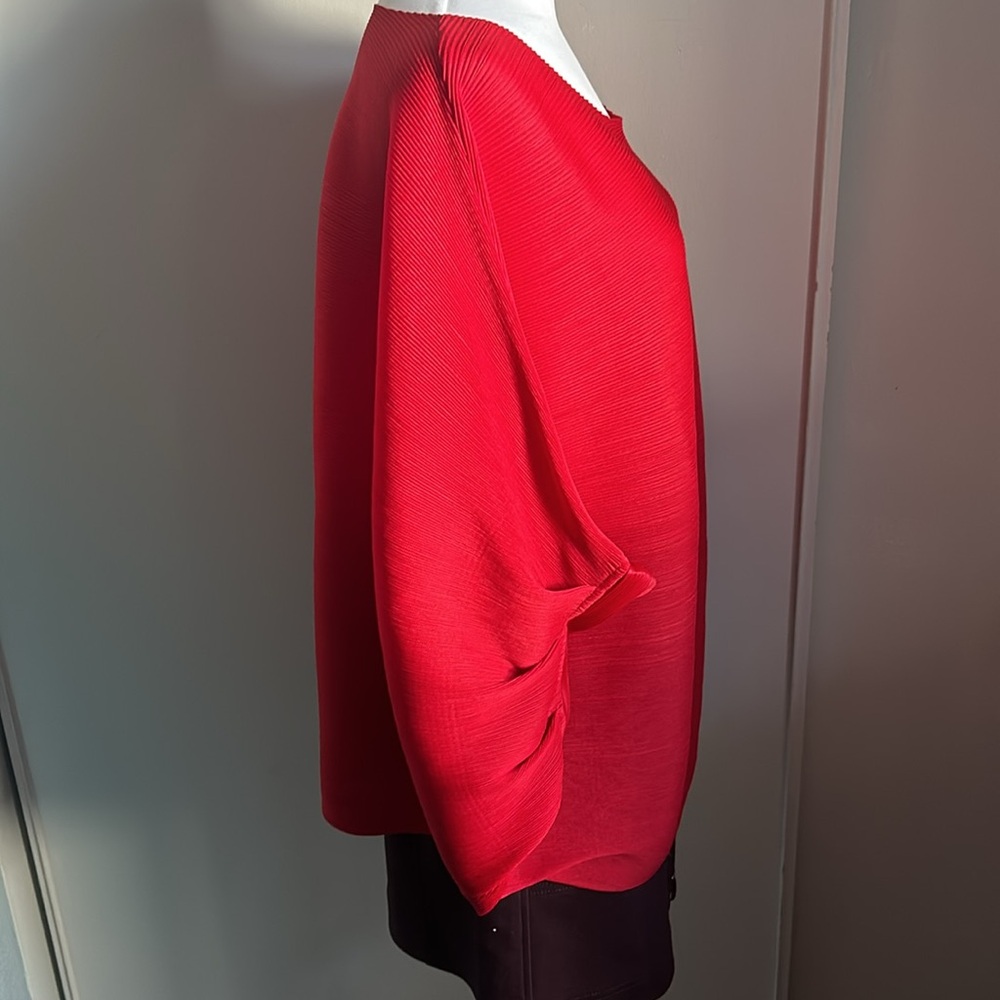 Striking Dolman Sleeve Oversized Stretch Pleated Boho Red Blouse - Picture 5 of 10